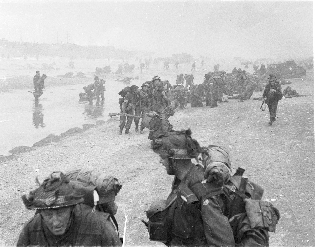 British forces on Sword Beach shortly after landing during the invasion of Normandy, 6 June 1944. Imperial War Museum (B 5114).