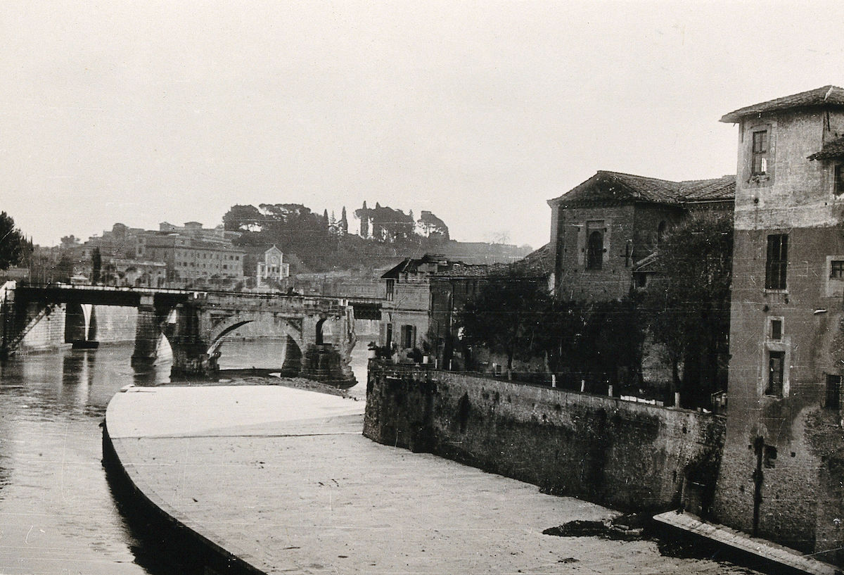 Church of St. Bartholomew on Tiber Island, by Peter Johnston-Saint, c. 1930. Wellcome Collection. Public Domain.