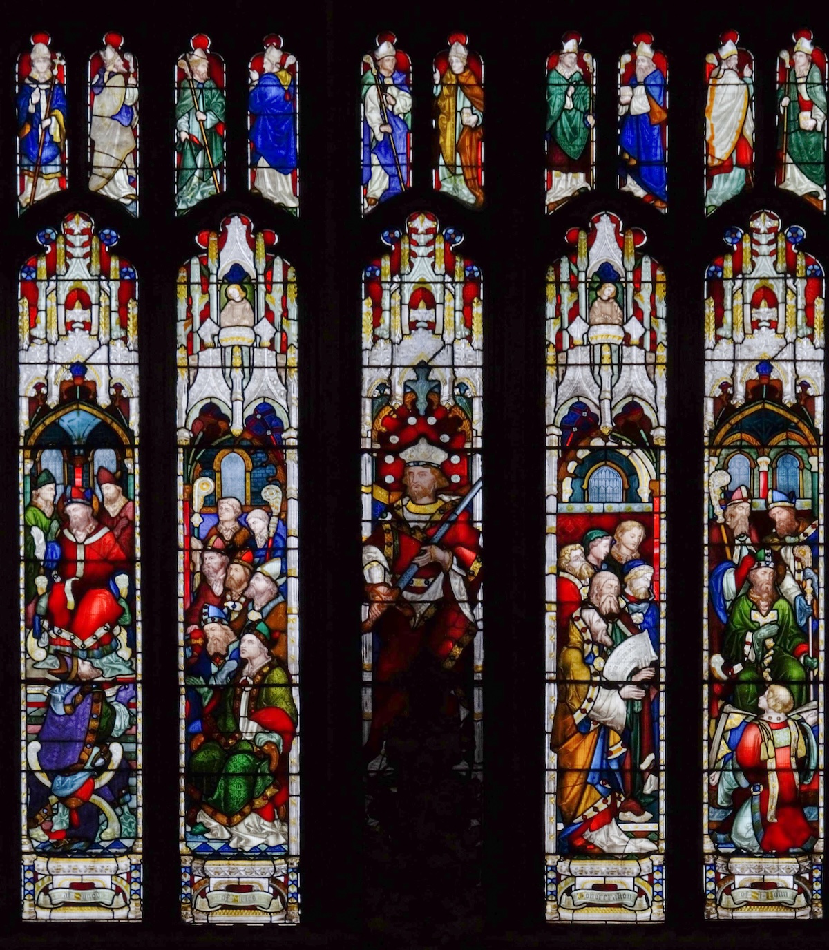 King Æthelstan, flanked by images of the Synod of Arles, on the window of Beverley Minister. Jules & Jenny (CC BY 2.0).