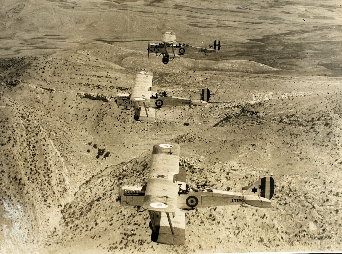 ‘B’ Flight of No. 30 Squadron RAF over Iraq, 1924. San Diego Air and Space Museum Archive. Public Domain.