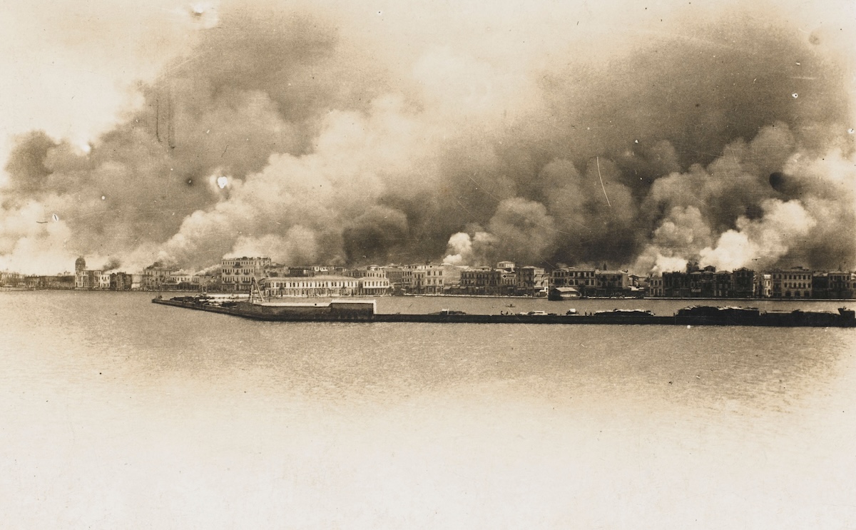 The Great Fire in the Greek Quarter of Smyrna (now Izmir), 1922. Chronicle/Alamy Stock Photo.