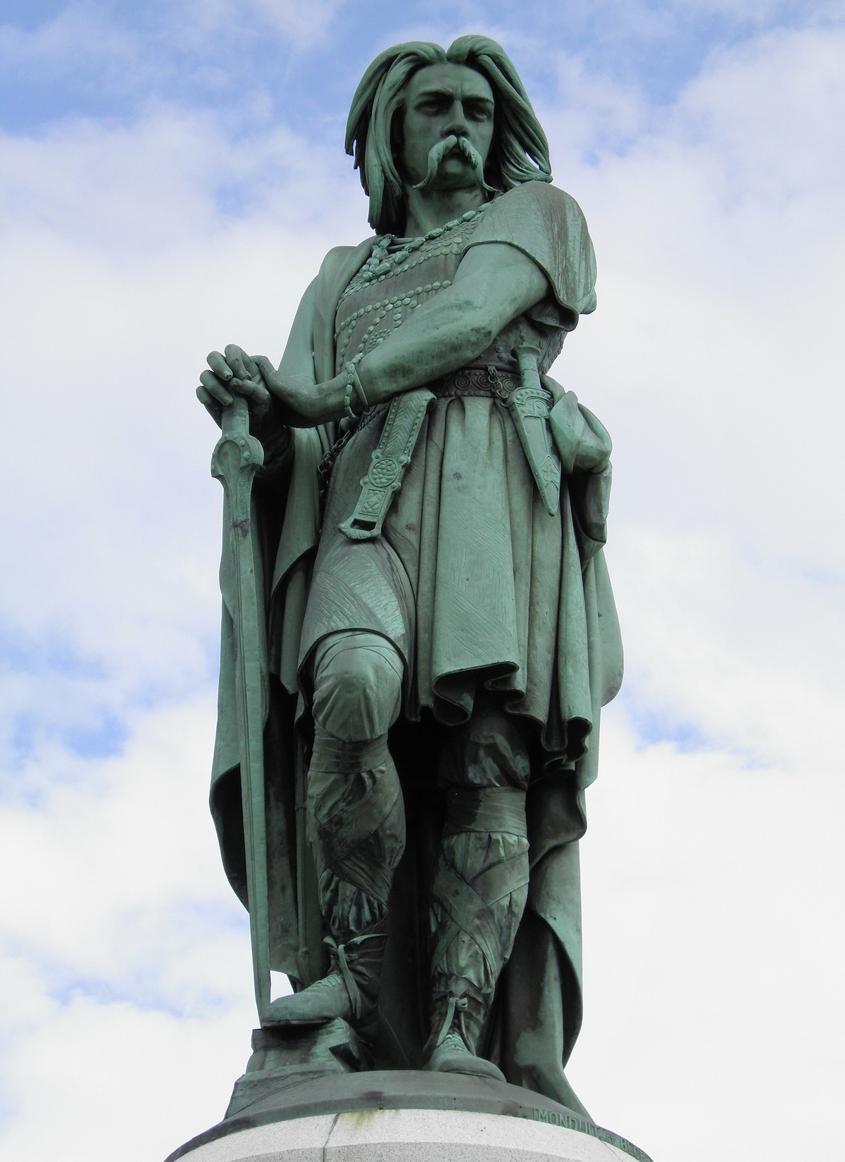 The statue of Gallic leader Vercingetorix at Alesia, France. Carole Raddato (CC BY-SA 2.0).