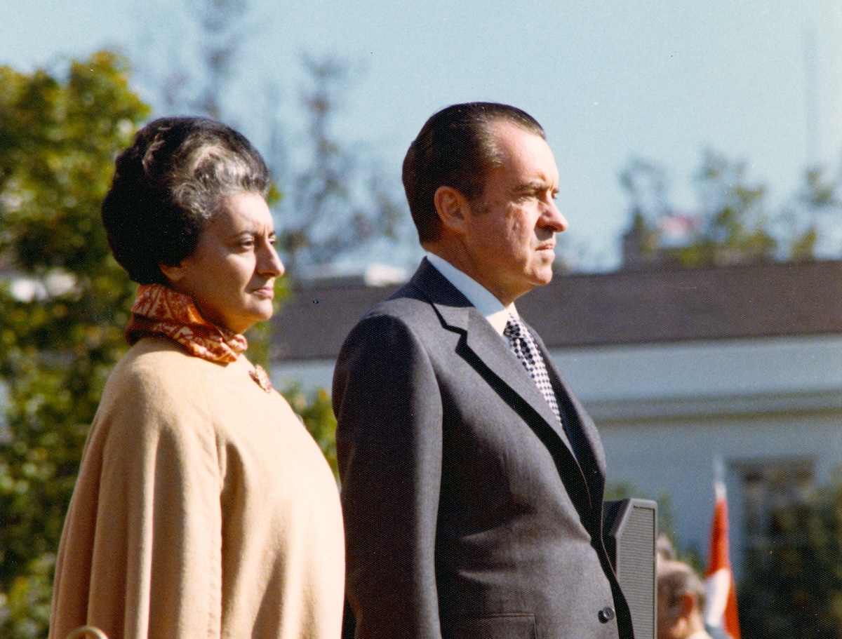 US president Richard Nixon and Indian prime minister Indira Gandhi at a White House arrival ceremony, 4 November 1971. National Archives and Records Administration. Public Domain.