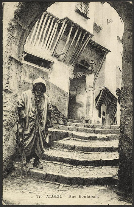 A scene from the Rue Boulabah, Algiers casbah, c.1912. Alamy