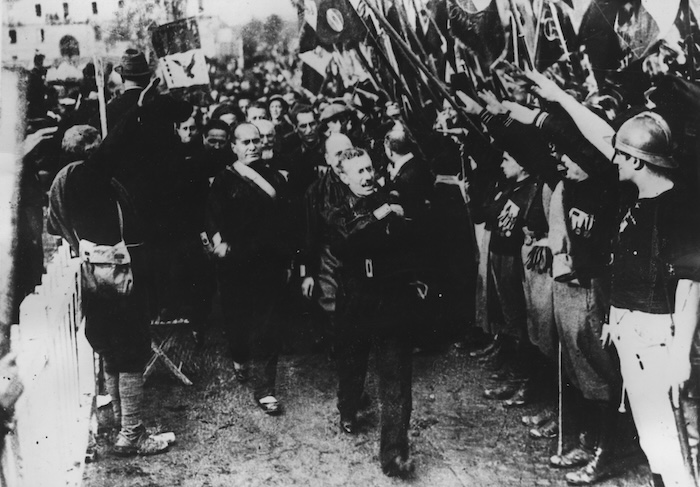 Benito Mussolini inspects his Blackshirt troops before the march on Rome, 1922. Narodowe Archiwum Cyfrowe. Public Domain.