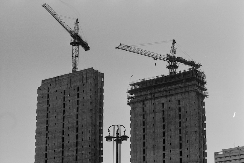 A construction site in East Germany, by Christof Sonderegger, September 1975. ETHBIB.Bildarchiv. Public Domain.