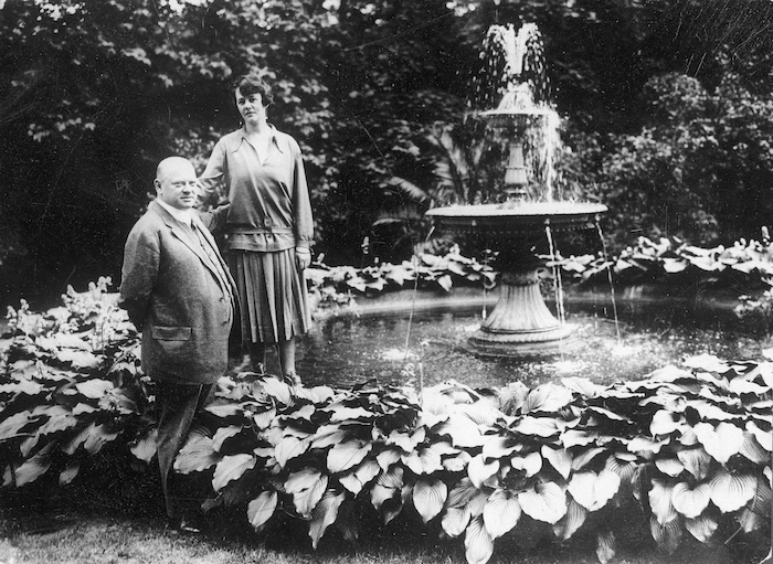 gustav stresemann with his wife käte, c. 1928. though raised lutheran, she was of jewish ancestry and in 1939 she fled to the united states with her son and his family. Narodowe Archiwum Cyfrowe. Public Domain.