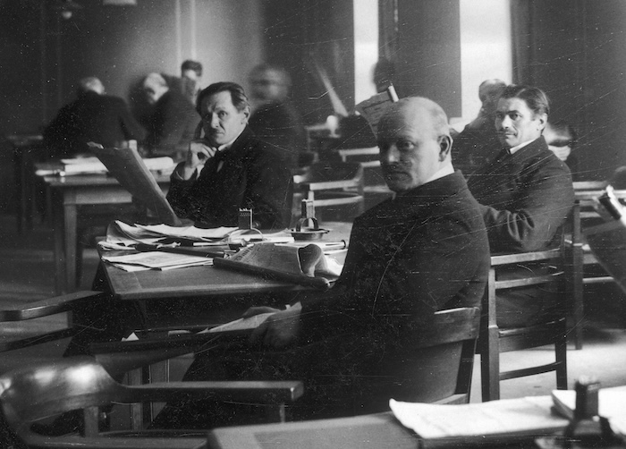 Gustav Stresemann at the Paris Peace Conference, by Robert Sennecke, 1919. Narodowe Archiwum Cyfrowe. Public Domain.