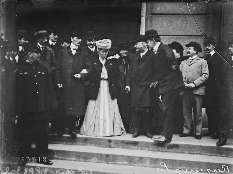 Queen Ranavalona III of Madagascar following her exile, October 1905. Bibliothèque nationale de France. Public Domain.