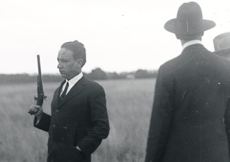 Former-president Baltasar Brum prepares to face minister of war Alberto Riverós, 1924. On the signal,  he chose to shoot at the ground while Riverós fired into the air.