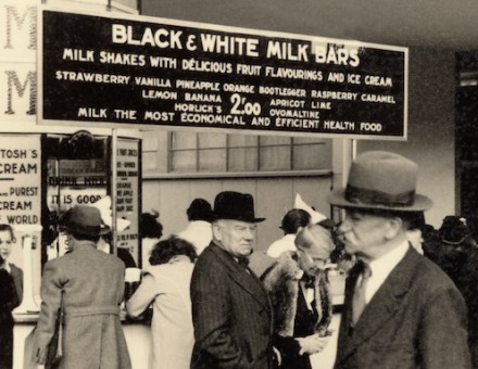 Black and White Milk Bar, Fleet Street, London, c.1935.